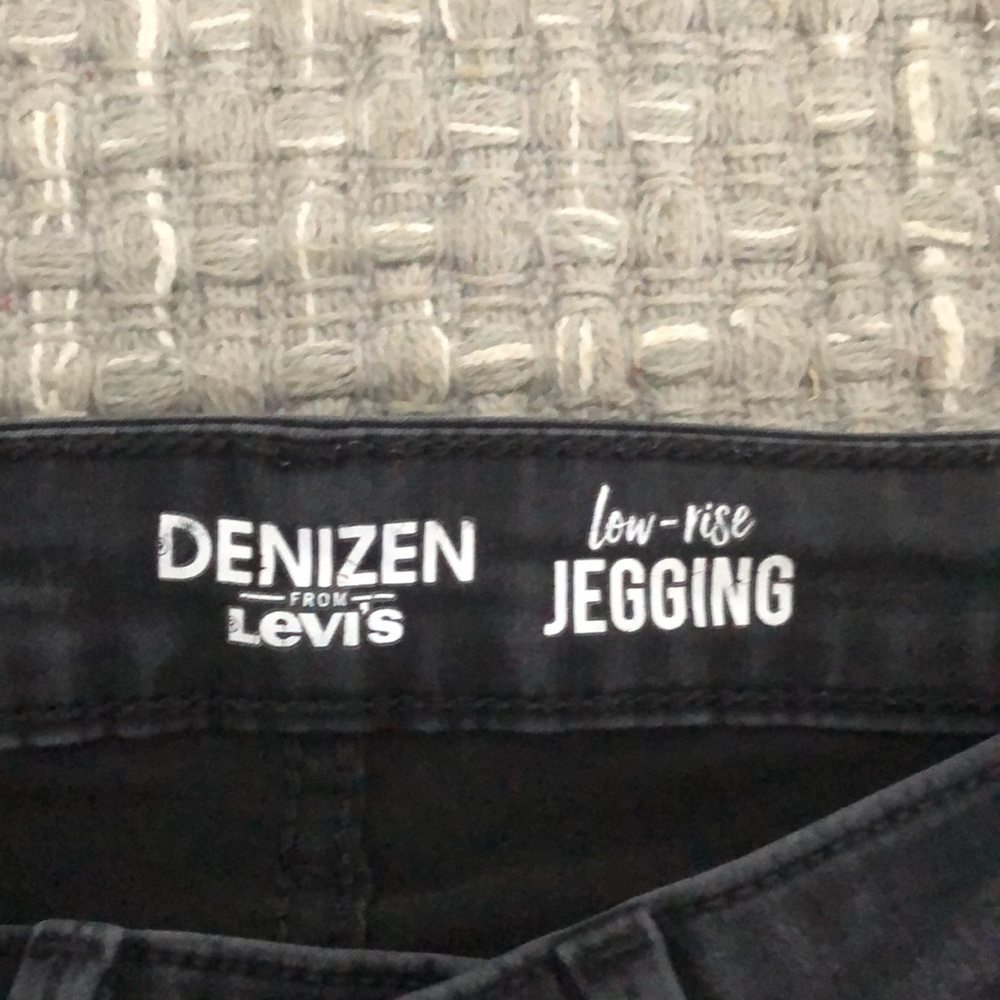Low Rise Jeggings - Picture 2 of 3
